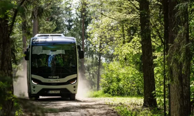 Letnia oferta PKS Nova – nowości, zniżki i wygodne połączenia na wakacje