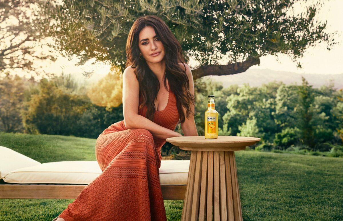 Hiszpański urok i elegancja - Penélope Cruz nową twarzą marki Kinga