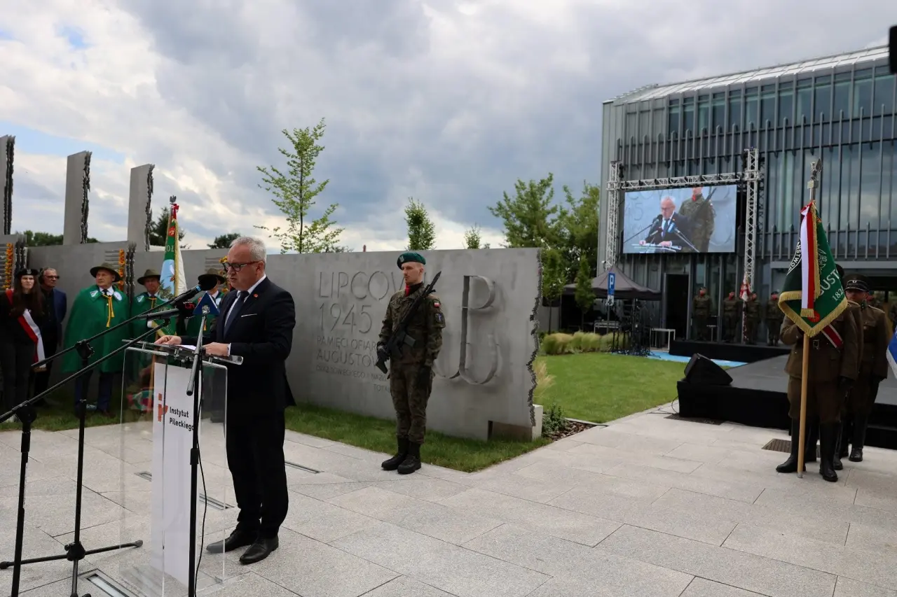 Augustów Dom Pamięci Obławy Augustowskiej otwarty (13)