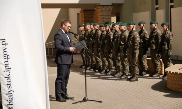 Augustów: Oddaliśmy hołd mieszkańcom Gminy Płaska
