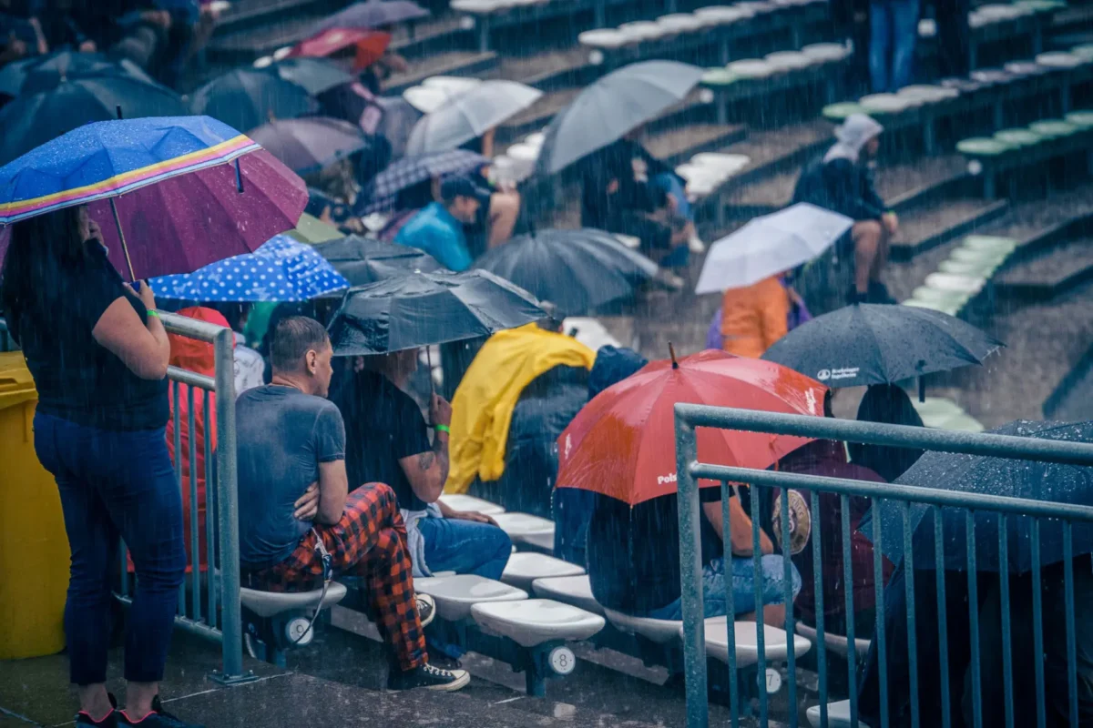 Augustów: Porywający i w strugach deszczu. Koncert KSU w Augustowie