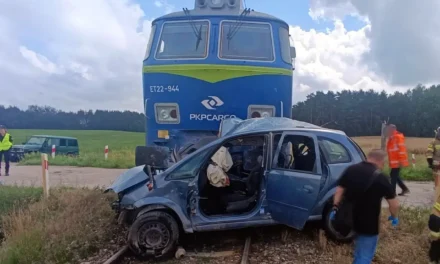 Kolejny tragiczny wypadek na przejeździe kolejowym w regionie Zderzenie osobówki z lokomotywą.