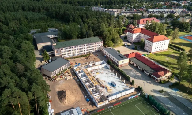 Augustów: Trwa budowa nowoczesnej sali sportowej przy Augustowskim Centrum Edukacyjnym