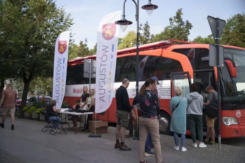 Augustów oddaje krew za Warszawę (4)