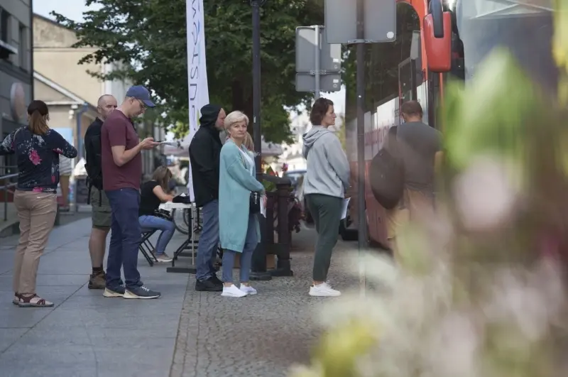Augustów oddaje krew za Warszawę (5)