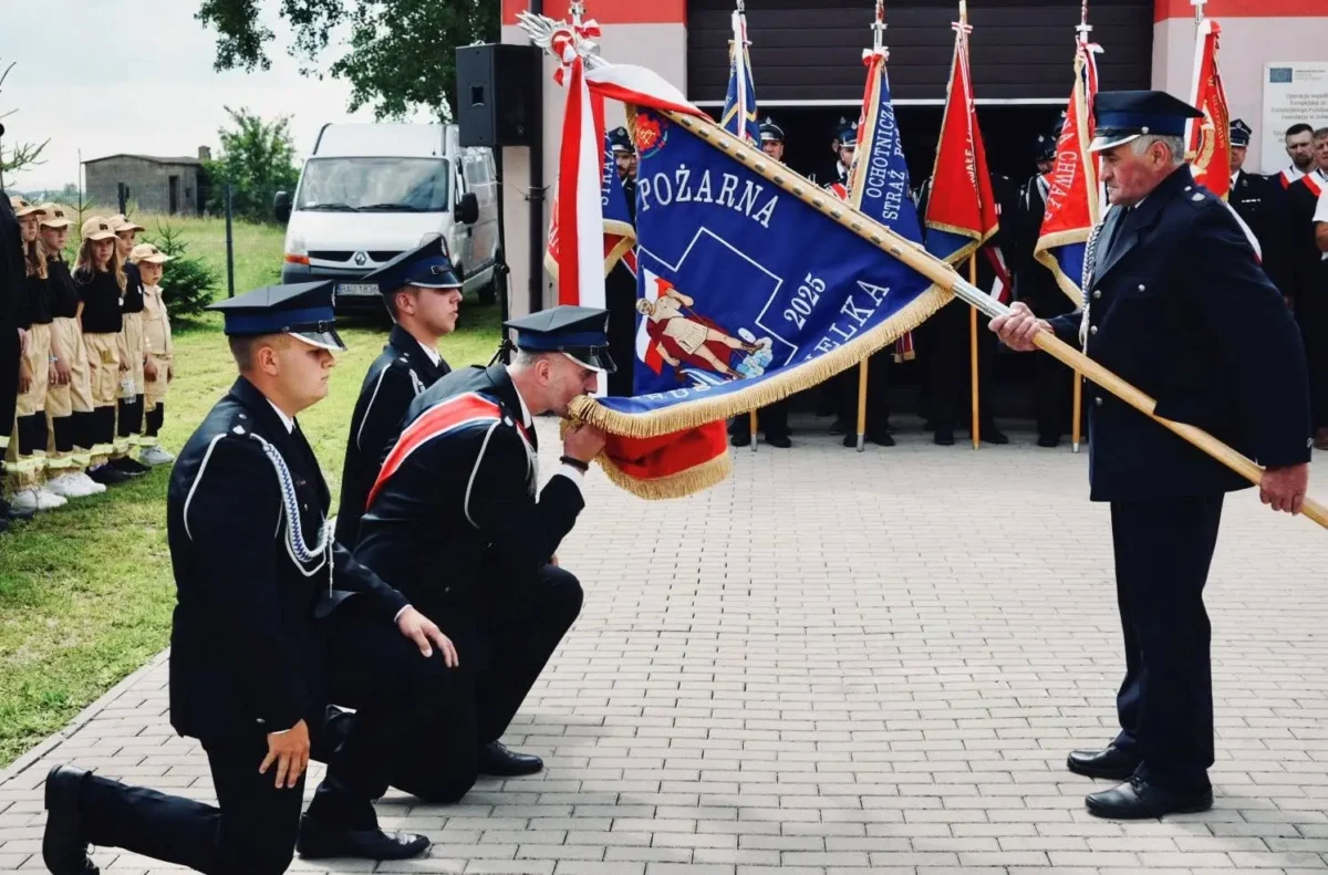 Nadanie sztandaru i 60-lecie OSP w Prusce Wielkiej (20)