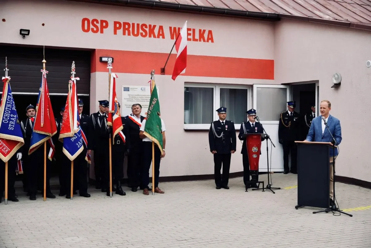 Nadanie sztandaru i 60-lecie OSP w Prusce Wielkiej (31)