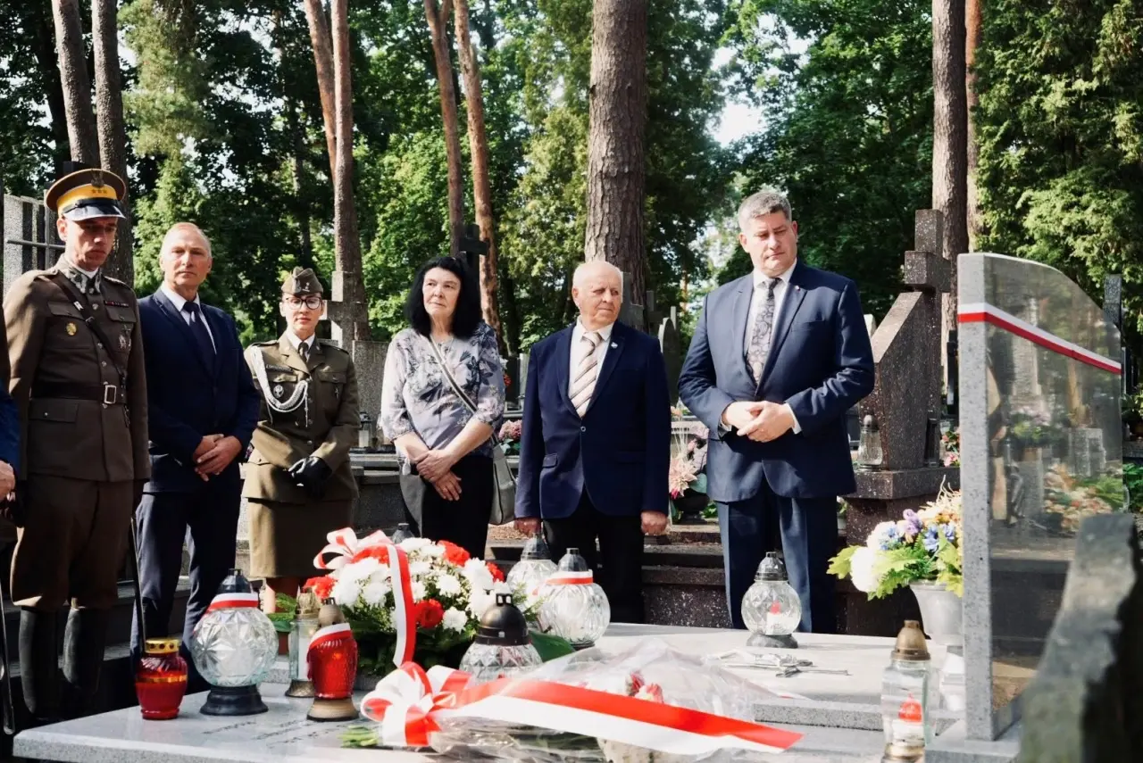 Obchody 81. rocznicy śmierci ppor. Juliana Wierzbickiego (10)