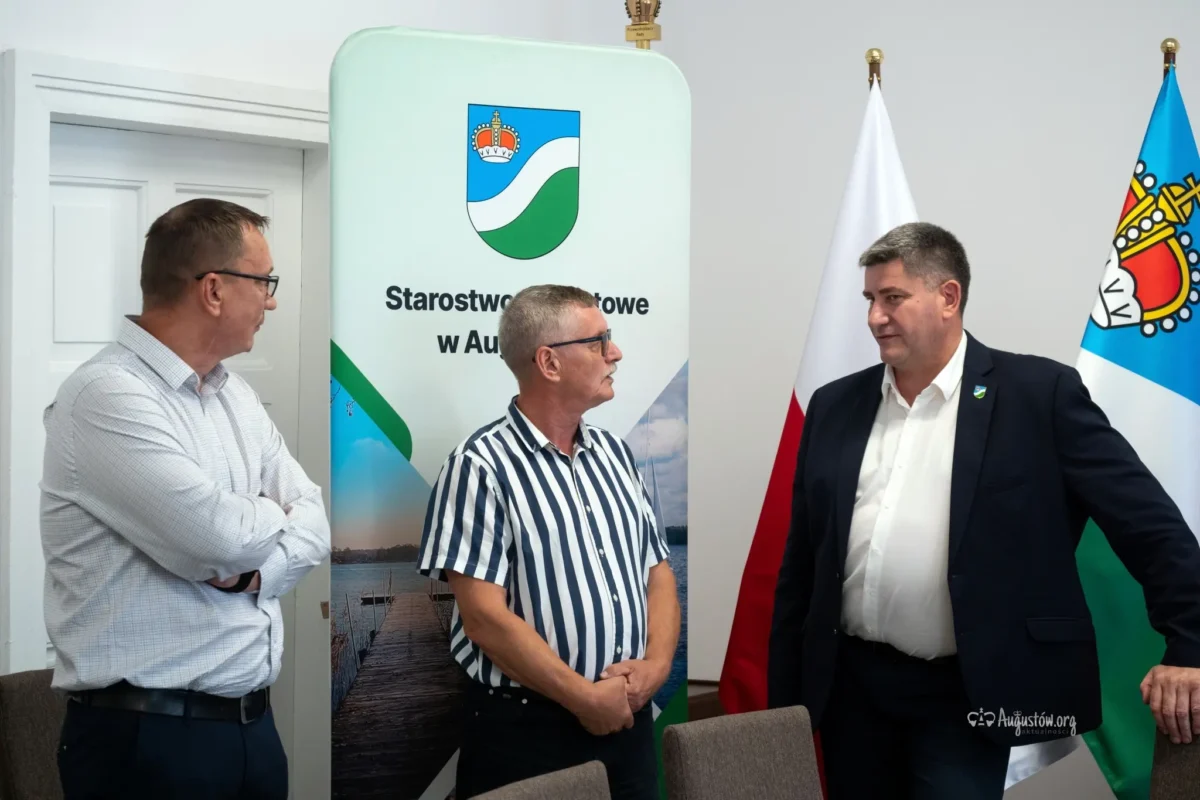 Podpisaliśmy umowę na budowę chodnika w Janówce (1)