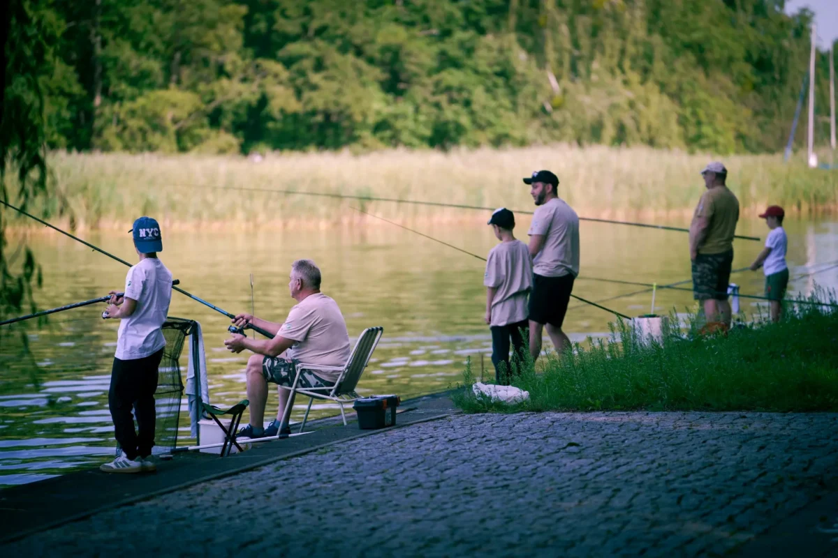 Augustów: nad Nettą trwają rodzinne zawody wędkarskie!