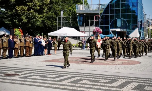 Augustów: „Wojsko to tarcza narodu, a pamięć o żołnierzach – jego siła.” [Foto]