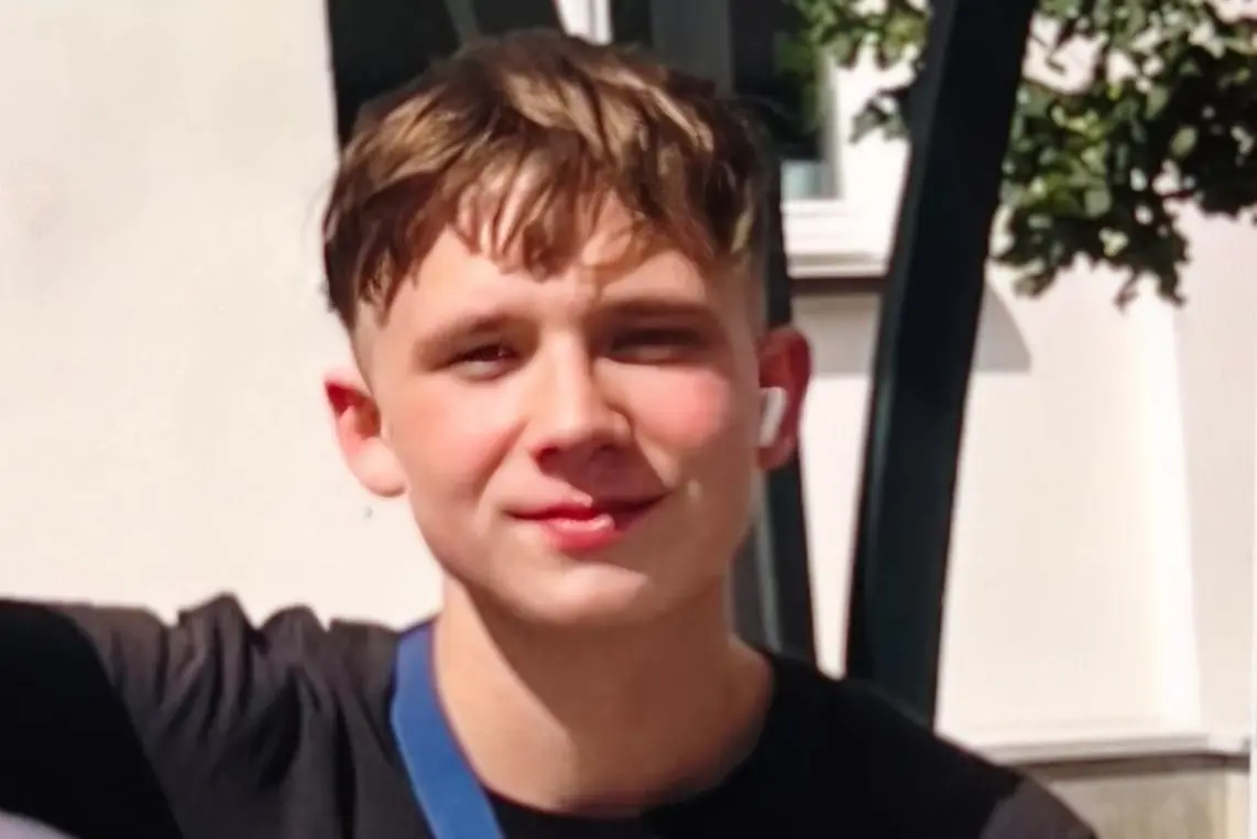 Zaginął 16-letni Piotr Jerzy Izdebski.