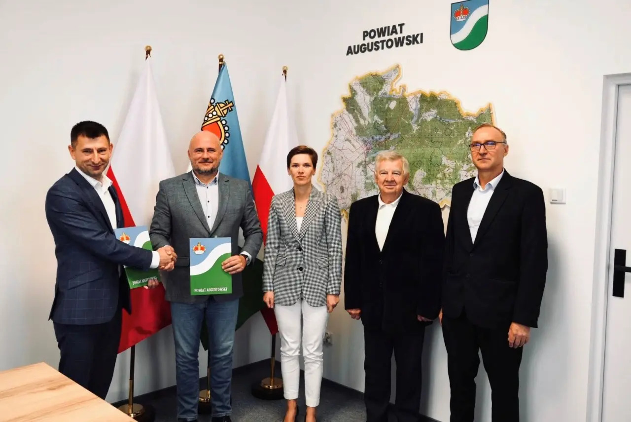 podpisano umowę na zakup samochodu do przewozu osób z niepełnosprawnościami