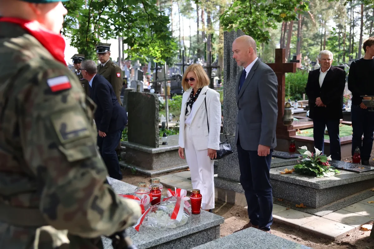 Uroczystości w hołdzie Sybirakom (2) Uroczystości w hołdzie Sybirakom