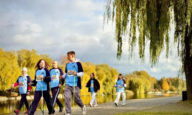 Augustów: Dobra zabawa, rekordowa frekwencja. 15. edycja Marszu Nad Bystrym za nami [Foto]