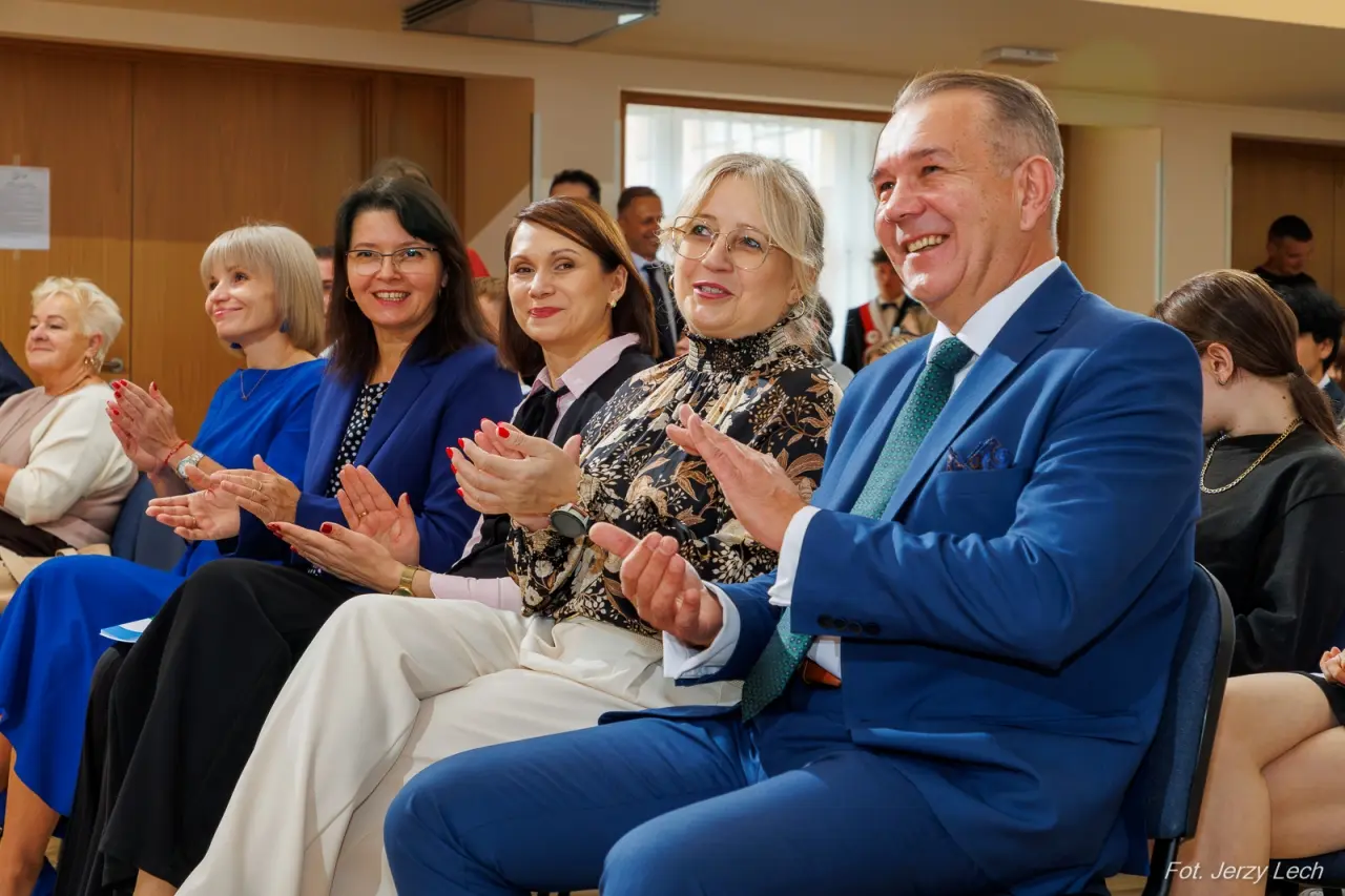 Uroczyste obchody Dnia Edukacji Narodowej w Augustowskim Centrum Edukacyjnym
