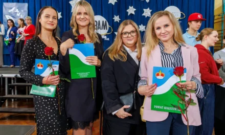 Augustów: Powiatowe Obchody Dnia Edukacji Narodowej w Zespole Szkół Ogólnokształcących [Foto]
