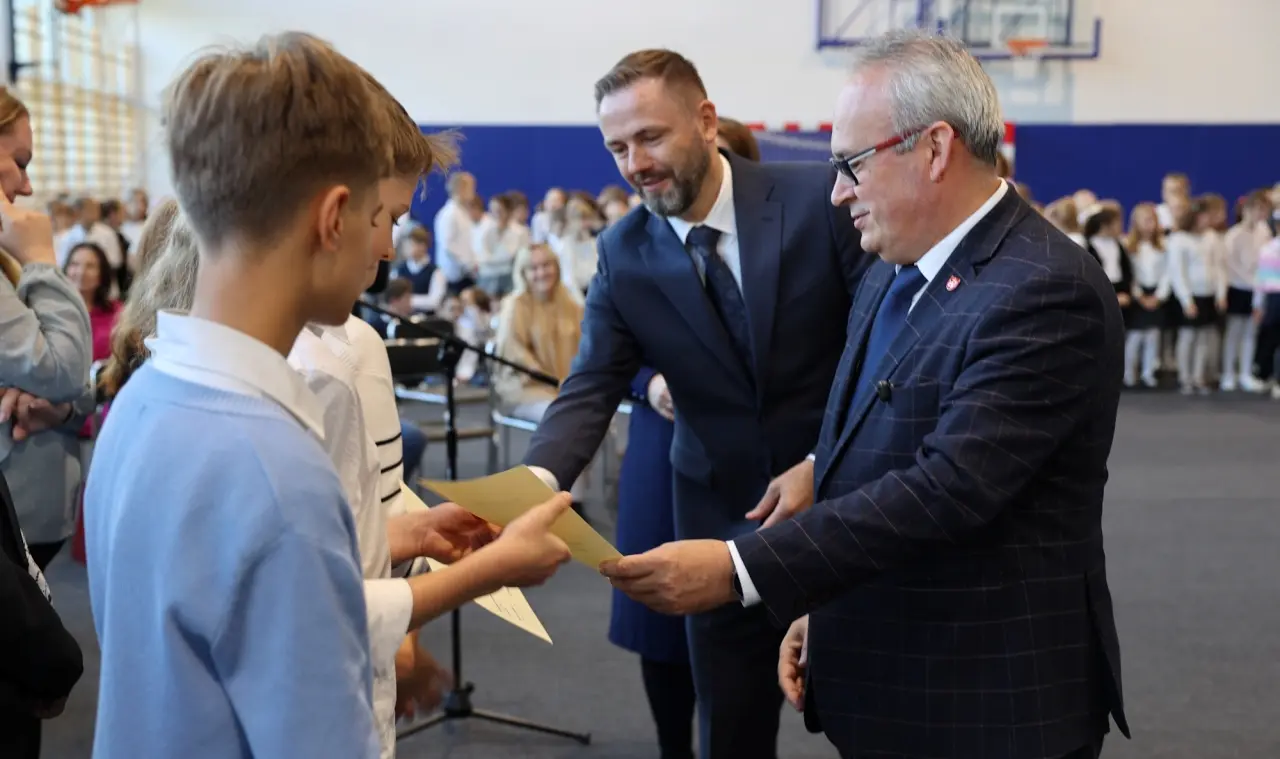 Augustów Święto Szkoły Podstawowej nr 3 im. 1 Pułku Ułanów Krechowieckich (12)