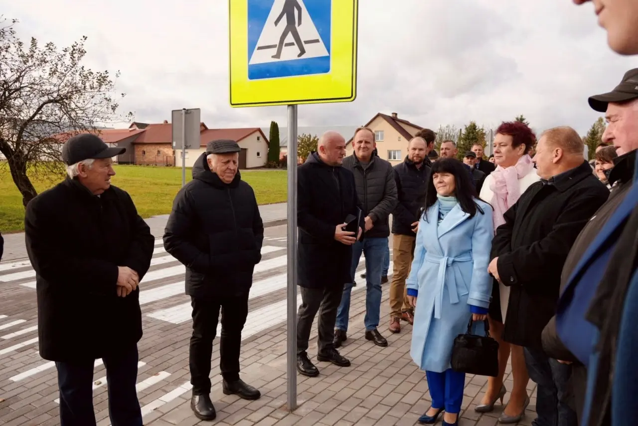 Nowy chodnik w Janówce oficjalnie otwarty (1)