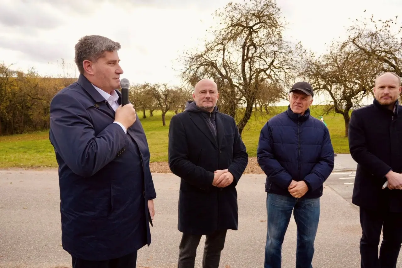 Nowy chodnik w Janówce oficjalnie otwarty (11)