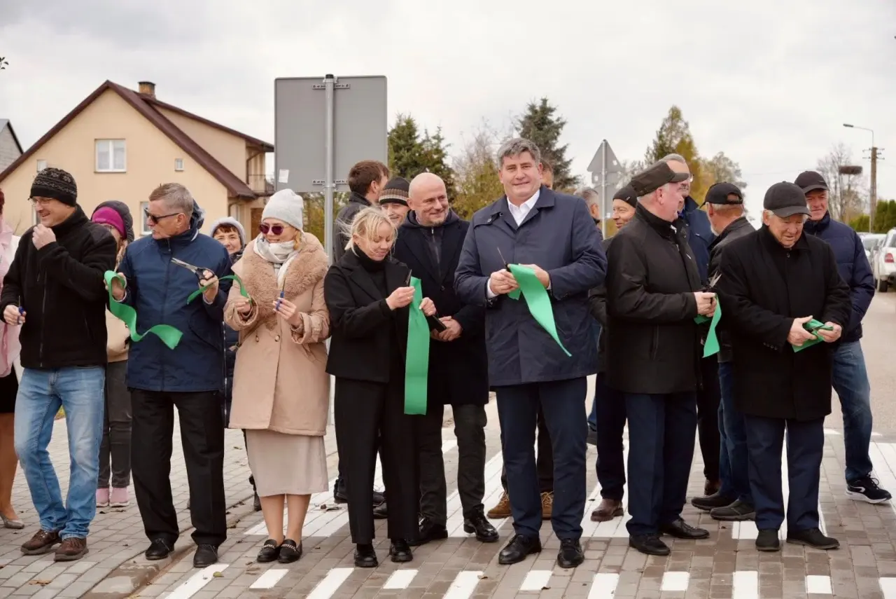 Nowy chodnik w Janówce oficjalnie otwarty (16)