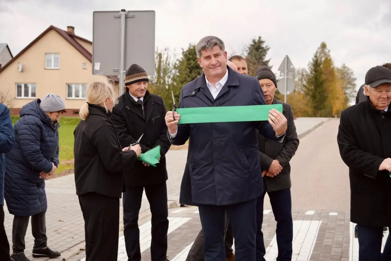 Nowy chodnik w Janówce oficjalnie otwarty (6)