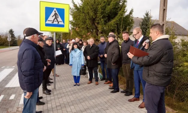 Augustów: Nowy chodnik w Janówce oficjalnie otwarty [Foto]