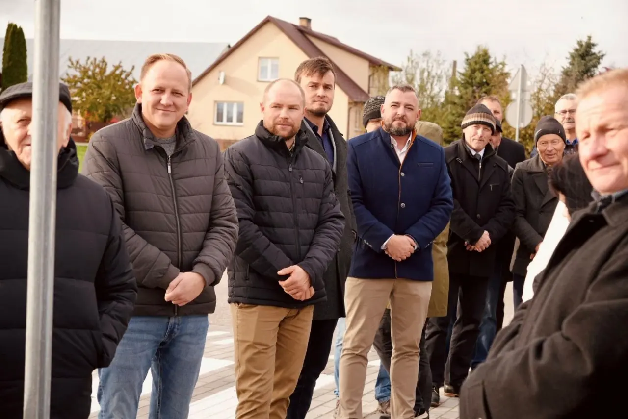 Nowy chodnik w Janówce oficjalnie otwarty (9)