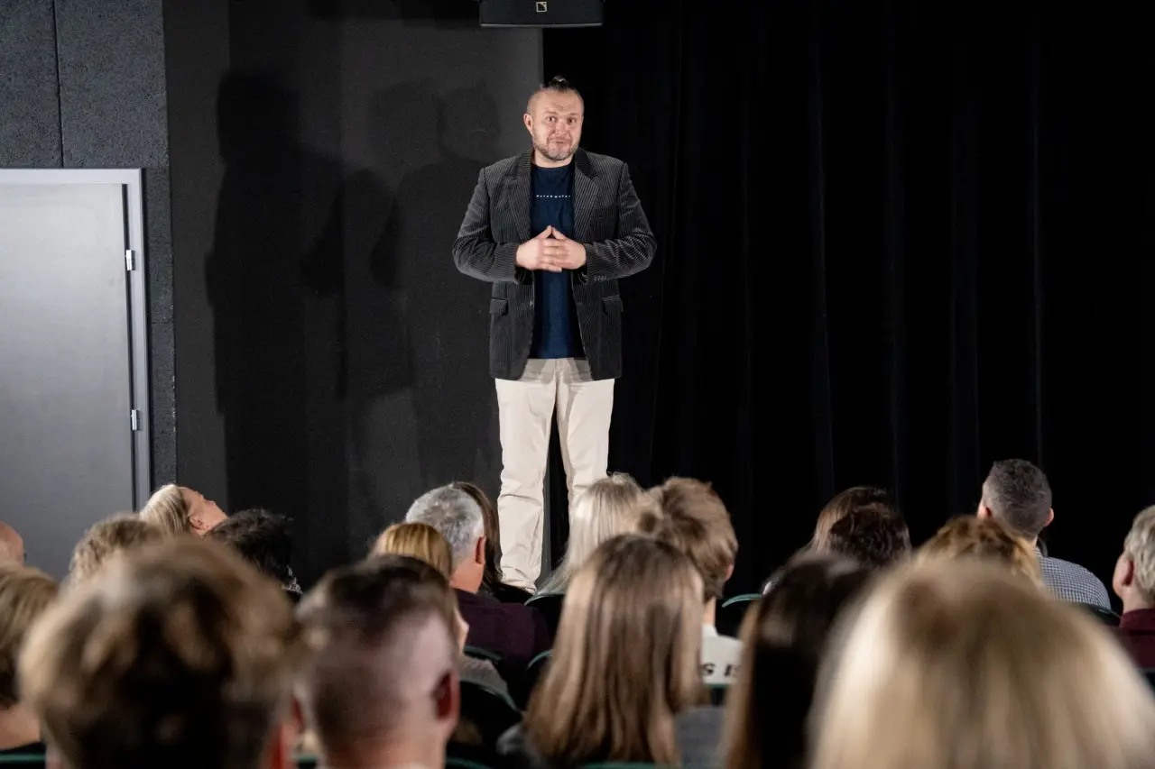 Gratulujemy debiutu reżyserskiego Szymon!