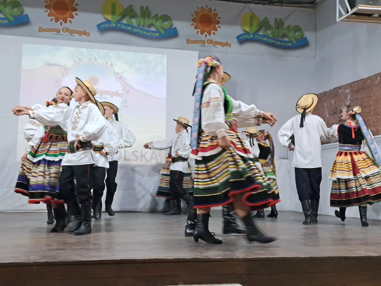 ZTL „Bystry” odświeżył stroje i wystąpił na międzynarodowym festiwalu w Bułgarii (10)