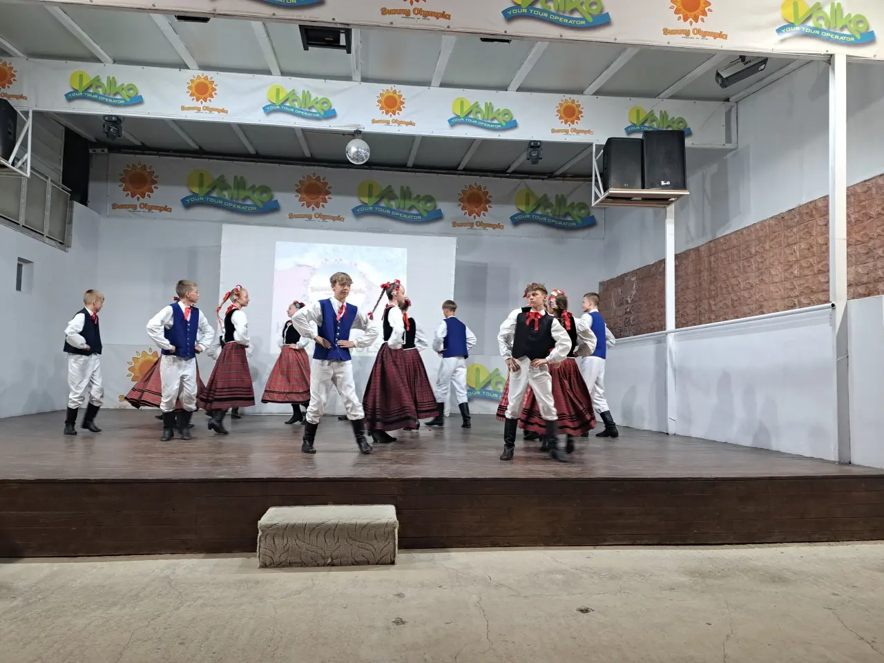 ZTL „Bystry” odświeżył stroje i wystąpił na międzynarodowym festiwalu w Bułgarii (17)