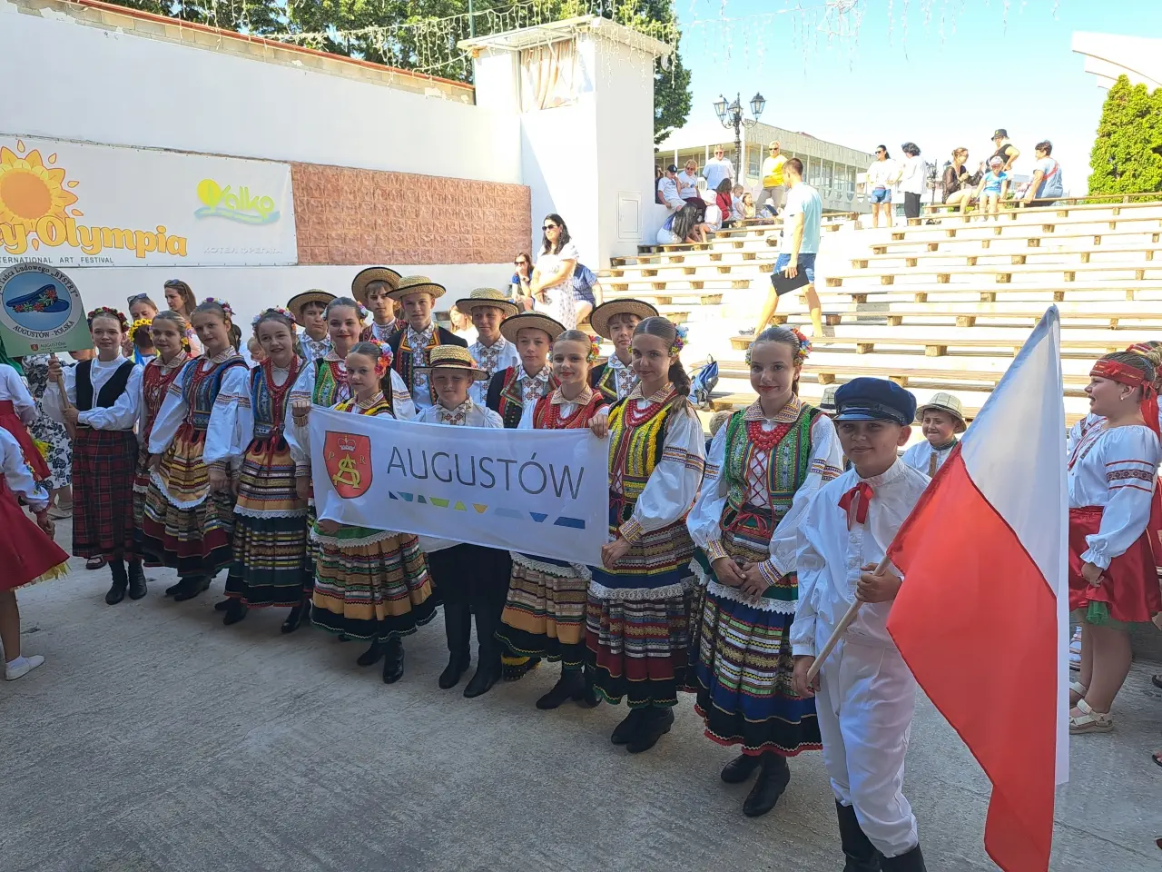 ZTL „Bystry” odświeżył stroje i wystąpił na międzynarodowym festiwalu w Bułgarii (3)