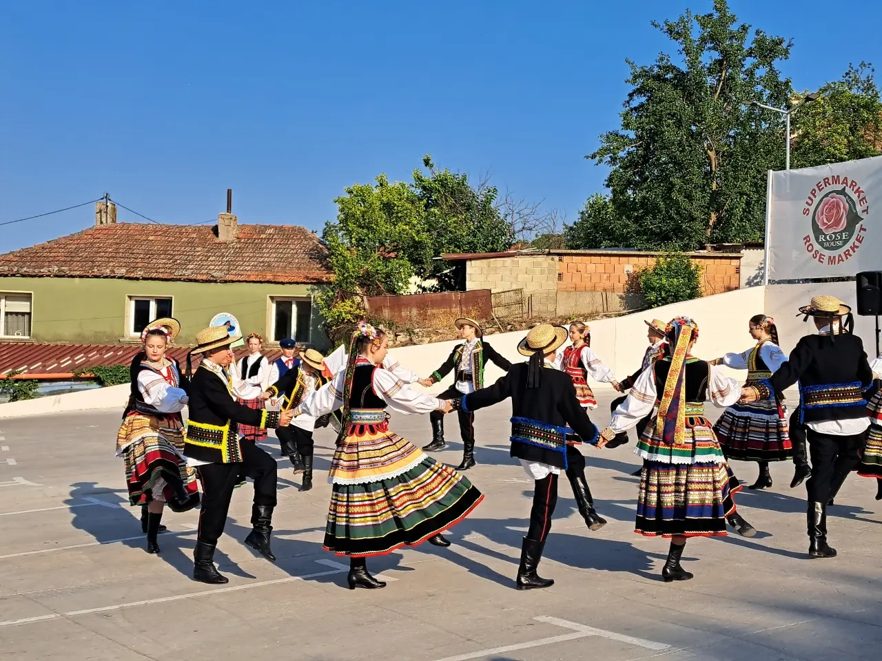 ZTL „Bystry” odświeżył stroje i wystąpił na międzynarodowym festiwalu w Bułgarii (6)