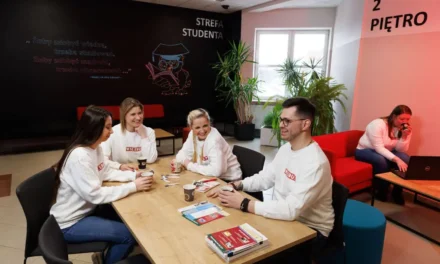 Studia i praca jednocześnie? Tak to możliwe – odkryj elastyczność studiów niestacjonarnych na WSE w Białymstoku. Rekrutacja trwa