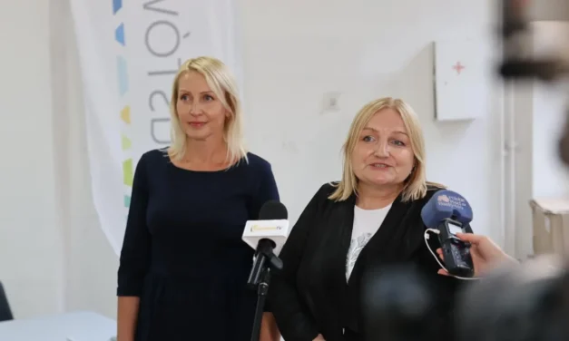 Augustów: Podpisano umowę na remont i przebudowę świetlicy środowiskowej na Osiedlu Przylesie [Foto]