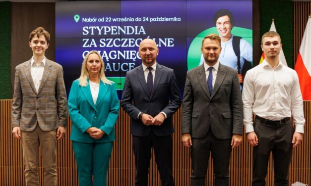 Trwa nabór na stypendia zarządu województwa za szczególne osiągnięcia w nauce