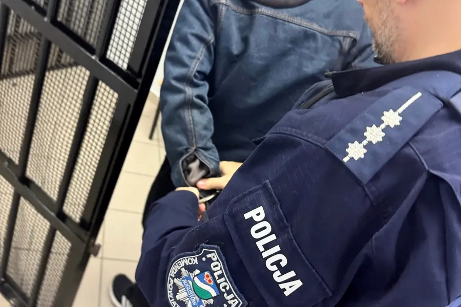 Augustów: Tymczasowy areszt dla 56-latka, który groził nożem sąsiadom