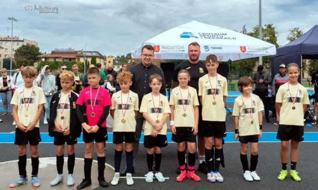 Augustów: Młodzi piłkarze z czterech roczników Akademii Lew Augustów zaproszeni przez Widzew Łódź