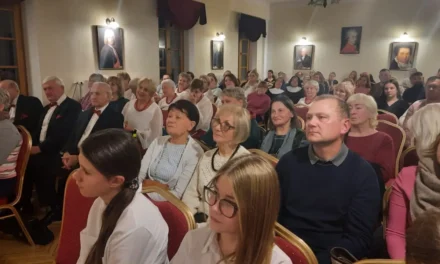 Augustów: „Pieśni patriotyczne Koncert Pokoleń” w augustowskiej PSM [Foto]