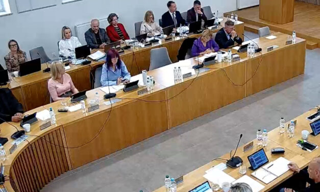 Augustów: Obecne plany rozmieszczenia kamer miejskiego monitoringu budzą wątpliwości części  radnych