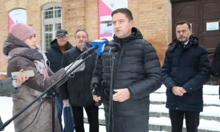 Augustów: Otwarcie dworca dla podróżnych nastąpi w trzecim/czwartym kwartale 2027 roku, poinformowano na dzisiejszej konferencji prasowej