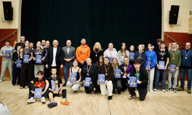 Augustów: Uroczyste zakończenie Siatkarskiej Ligi Szkół o Puchar Starosty Augustowskiego [Foto]