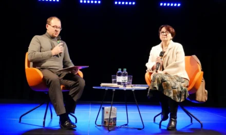 Augustów: Spotkanie autorskie z cyklu „…w pół słówka”. Z poetką Anną Sołbut rozmawiał Erazm Stefanowski