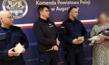 Wzruszające podziękowania dla Policjantów, którzy uratowali życie niemowlęciu