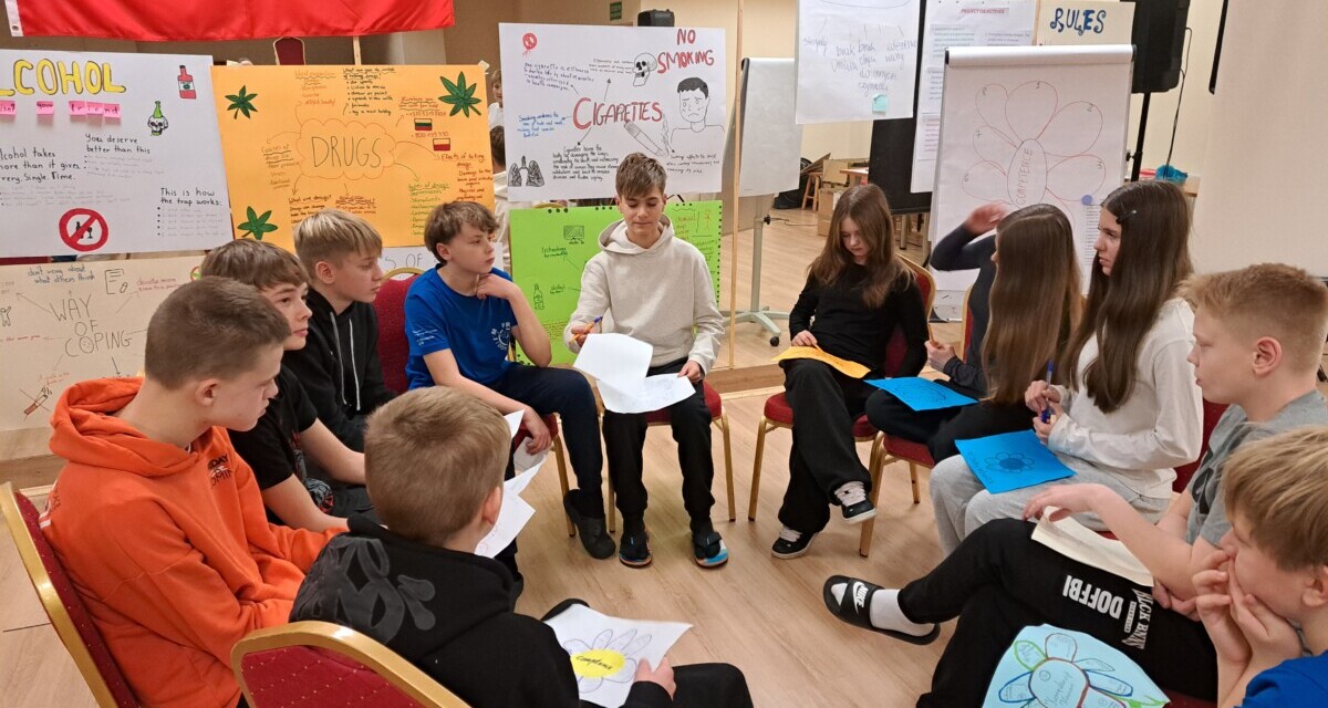 „Jestem wolny – nie biorę”. Polsko-litewski projekt młodzieży przeciw uzależnieniom z Programu Erasmus+