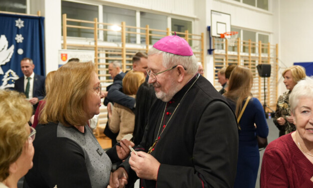 Relacja z samorządowego spotkania opłatkowego w Augustowie.