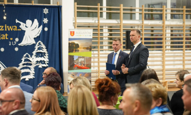 Relacja z samorządowego spotkania opłatkowego w Augustowie.