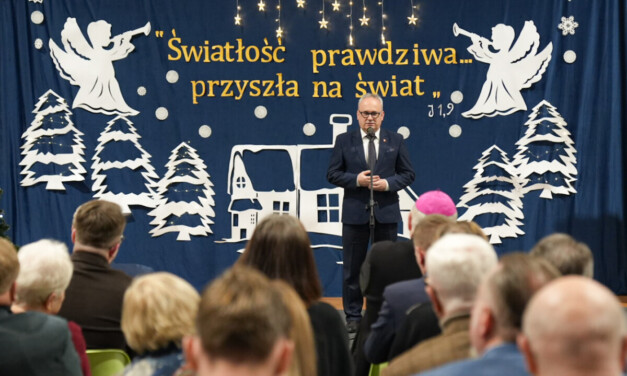 Relacja z samorządowego spotkania opłatkowego w Augustowie.