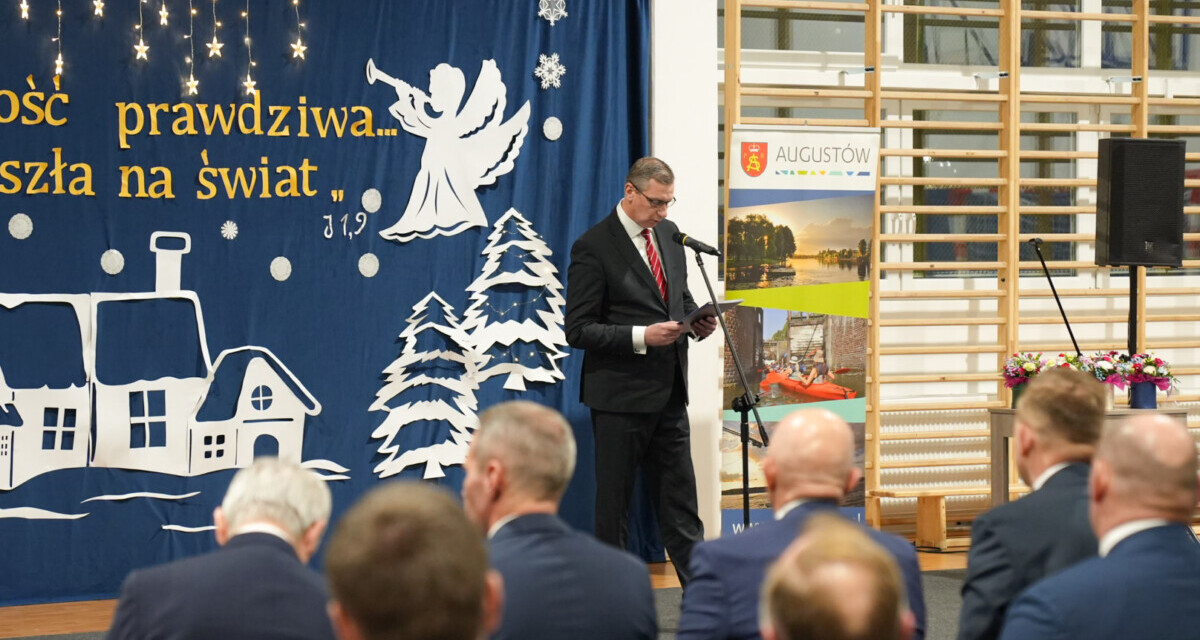 Relacja z samorządowego spotkania opłatkowego w Augustowie.