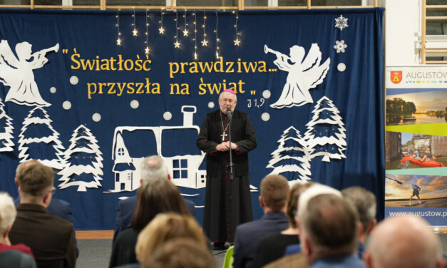 Relacja z samorządowego spotkania opłatkowego w Augustowie.